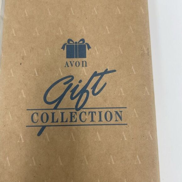 NIB Avon Springtime Easter Bunny Collection 10 inch Taper Candles - Picture 3 of 7